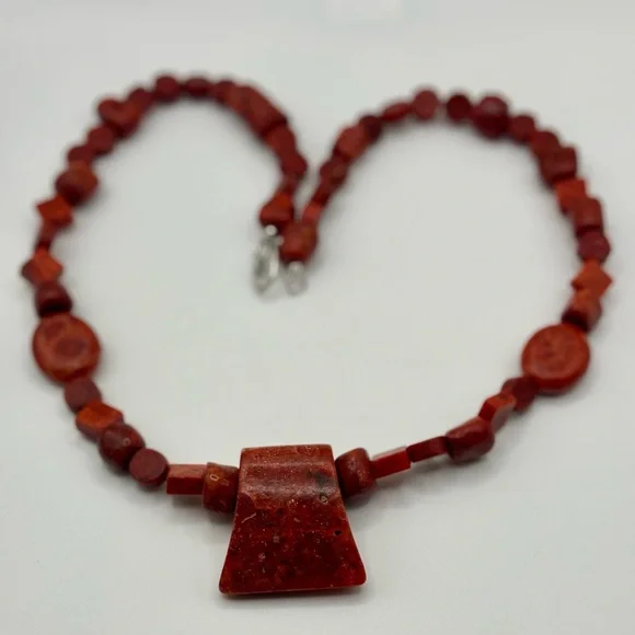 Sponge Coral Necklace NWOT - Picture 3 of 6
